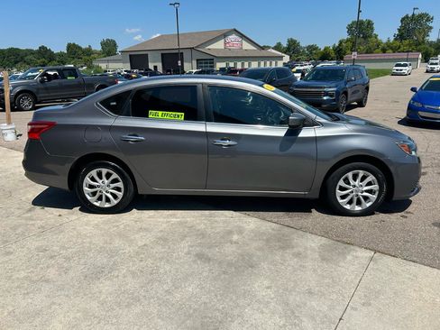 Used 2019 Nissan Sentra SV FWD image 4