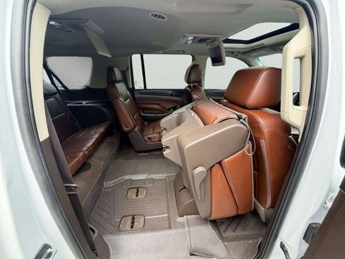 Used 2018 Chevrolet Suburban Premier AWD/4WD image 34