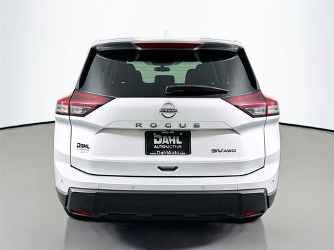 Used 2024 Nissan Rogue SV image 6