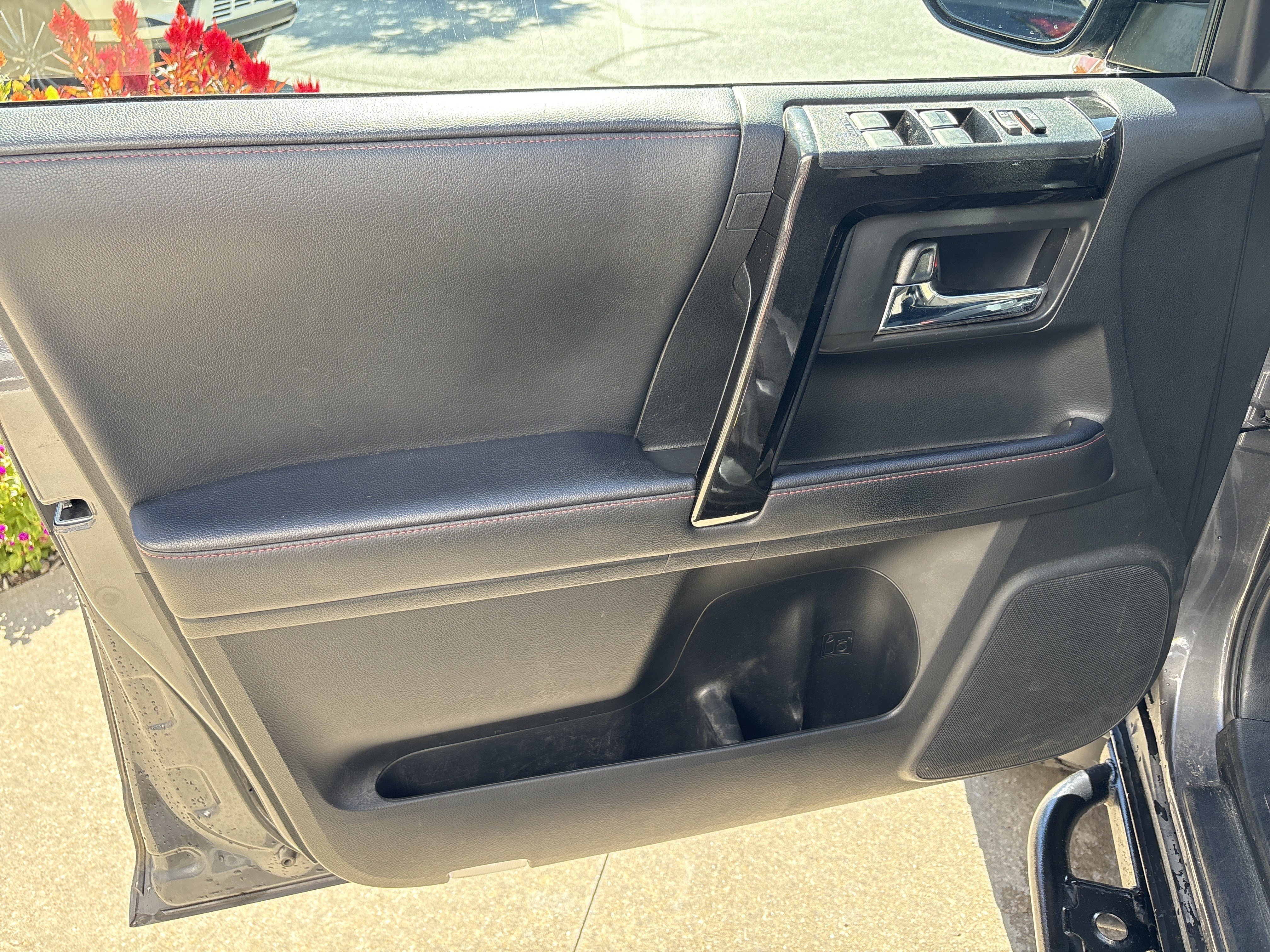 Used 2020 Toyota 4Runner TRD Off-Road Premium w/ Moonroof Package AWD/4WD image 14