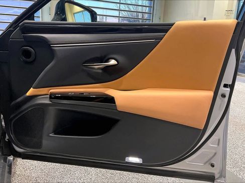 Used 2025 Lexus ES 350 image 23