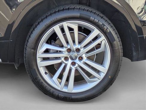 Used 2018 Audi Q5 2.0T Premium Plus w/ Premium Plus Package image 24