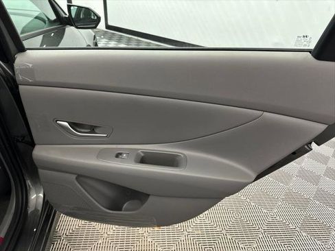 New 2026 Hyundai Elantra SE image 16