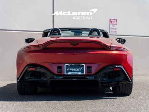 Used 2022 Aston Martin V8 Vantage Roadster RWD image 6