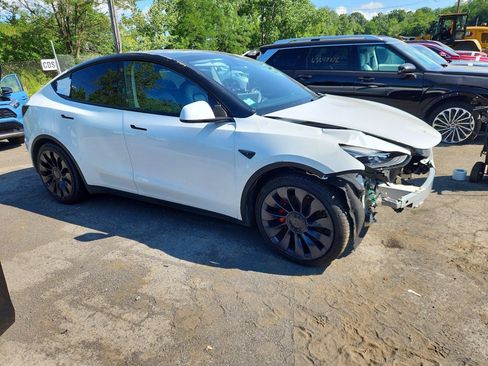 Used 2022 Tesla Model Y Performance AWD/4WD image 1