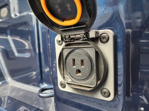 Used 2022 Chevrolet Silverado 1500 RST image 32