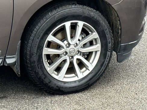 Used 2016 Nissan Pathfinder SL image 5