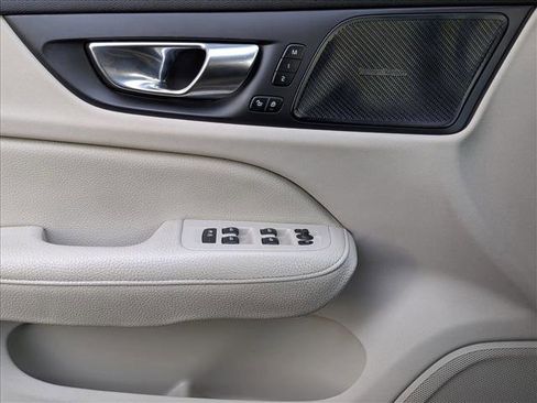 Used 2022 Volvo S60 T8 Inscription w/ Advanced Package image 13