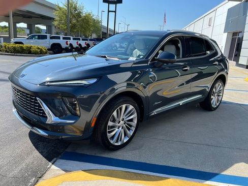 New 2026 Buick Envision Avenir image 3