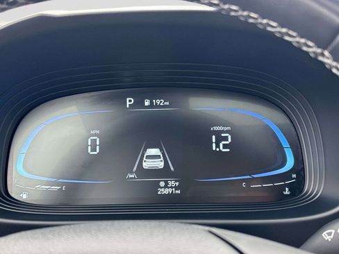 Used 2024 Hyundai Venue SEL image 20