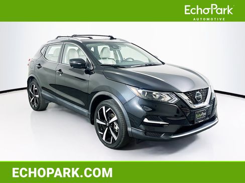 Used 2022 Nissan Rogue Sport SL image 1