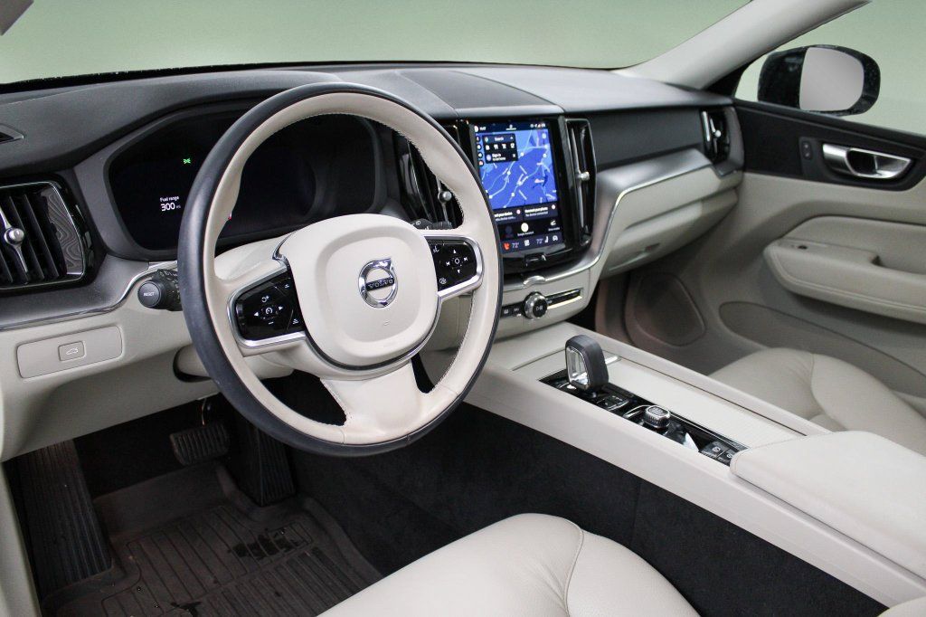 Used 2024 Volvo XC60 B5 Core w/ Protection Package Premier AWD/4WD image 2