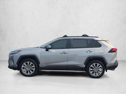 Used 2025 Toyota RAV4 XLE Premium FWD image 9