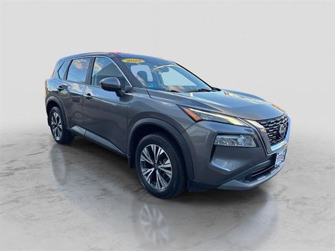 Used 2022 Nissan Rogue SV image 3