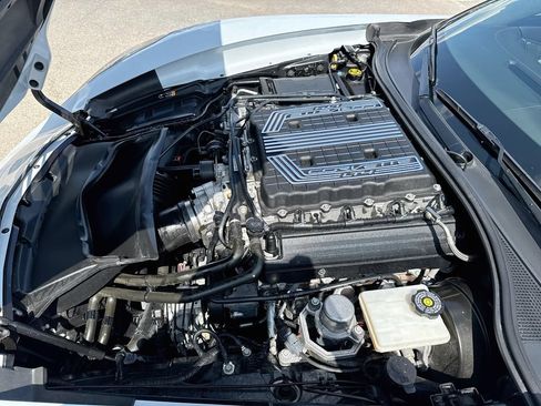 Used 2019 Chevrolet Corvette Z06 RWD image 35
