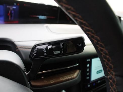 Used 2025 Lincoln Navigator Black Label AWD/4WD image 12
