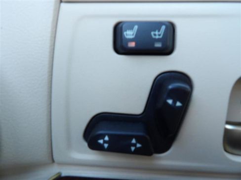 Used 2008 Lincoln Town Car Signature Limited image 21