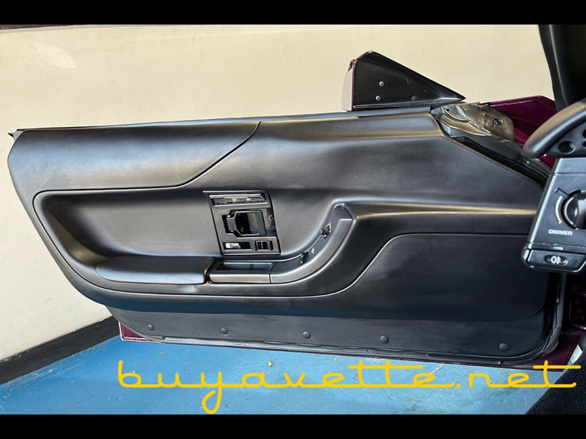 Used 1995 Chevrolet Corvette Convertible RWD image 23