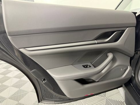 Certified 2026 Porsche Taycan AWD/4WD image 23