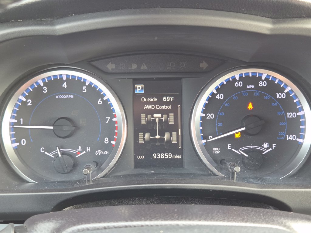 Used 2017 Toyota Highlander Plus AWD/4WD image 31