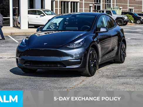 Used 2024 Tesla Model Y Long Range image 4