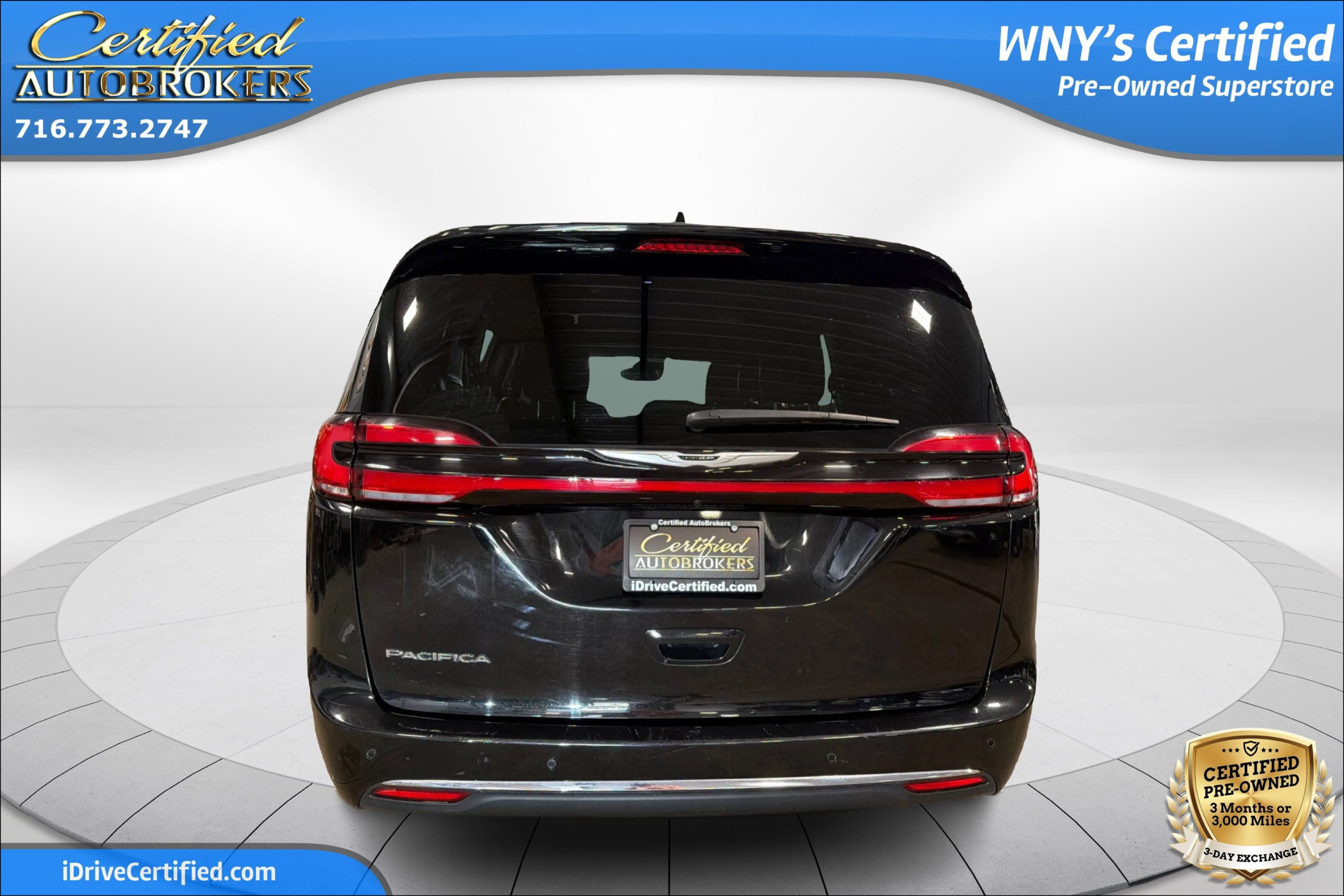 Used 2025 Chrysler Pacifica Select FWD image 7