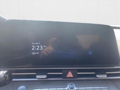 New 2025 Hyundai Elantra SEL image 12