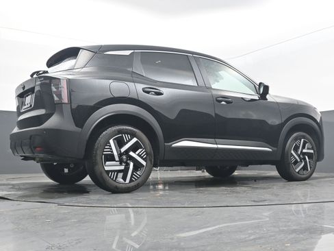 Certified 2025 Nissan Kicks SV image 27