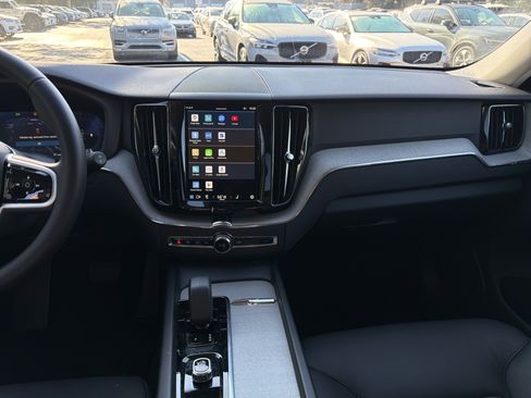 Certified 2025 Volvo XC60 B5 Plus image 31