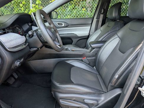 Used 2024 Jeep Compass Latitude AWD/4WD image 18
