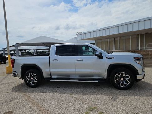 Used 2022 GMC Sierra 1500 SLT AWD/4WD image 9