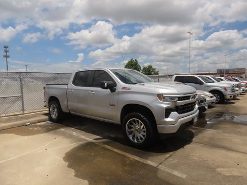 Used 2022 Chevrolet Silverado 1500 RST AWD/4WD image 7