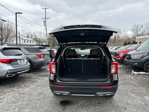 Certified 2022 Ford Explorer XLT w/ Equipment Group 202A image 9