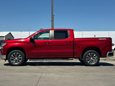 Used 2023 Chevrolet Silverado 1500 LT AWD/4WD image 6