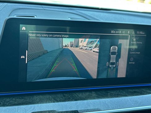 Used 2020 BMW 530e w/ M Sport Package image 24