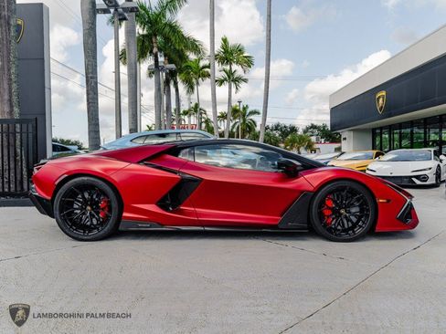 Used 2025 Lamborghini Revuelto AWD/4WD image 7