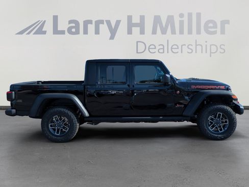 New 2025 Jeep Gladiator Mojave w/ Convenience Group image 6