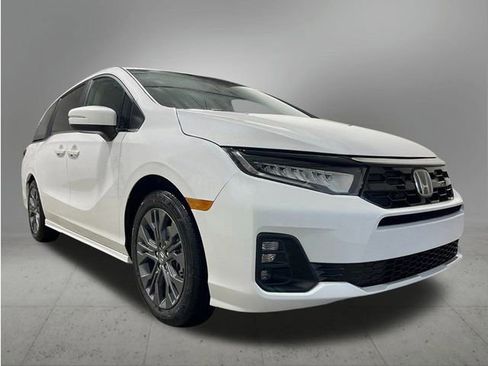 New 2026 Honda Odyssey Touring image 9
