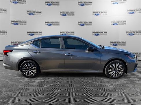 Used 2024 Nissan Altima 2.5 SV image 6