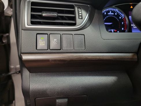 Used 2015 Toyota Camry XLE FWD image 28