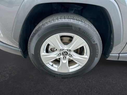 Certified 2021 Toyota RAV4 XLE FWD image 10