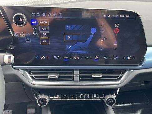 New 2026 Chevrolet Equinox EV LT image 24