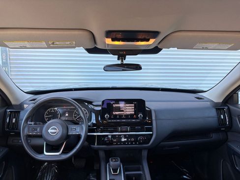 Used 2025 Nissan Pathfinder SV FWD image 36