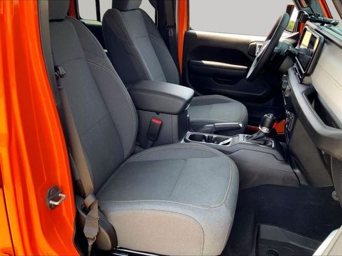 Used 2025 Jeep Wrangler Unlimited Sport AWD/4WD image 9