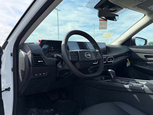 New 2026 Nissan Sentra SR w/ SR Premium Package FWD image 10