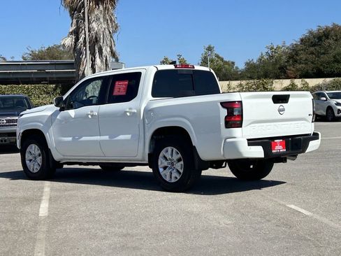 Used 2023 Nissan Frontier SV w/ SV Convenience Package image 2