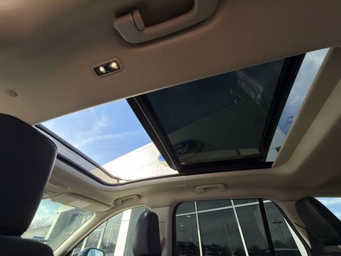 Used 2024 Lincoln Aviator Reserve w/ Equipment Group 201A image 17