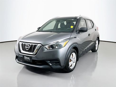Used 2018 Nissan Kicks S FWD image 4