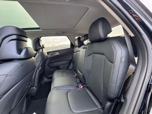 Used 2026 Kia Sportage EX w/ EX Panorama Roof Package image 9