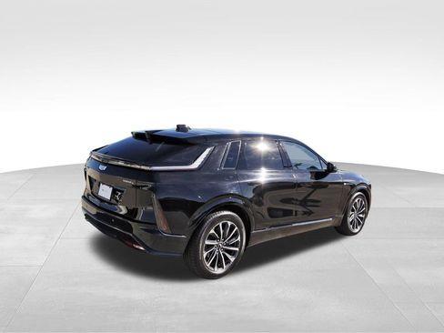Used 2025 Cadillac Lyriq Sport image 4